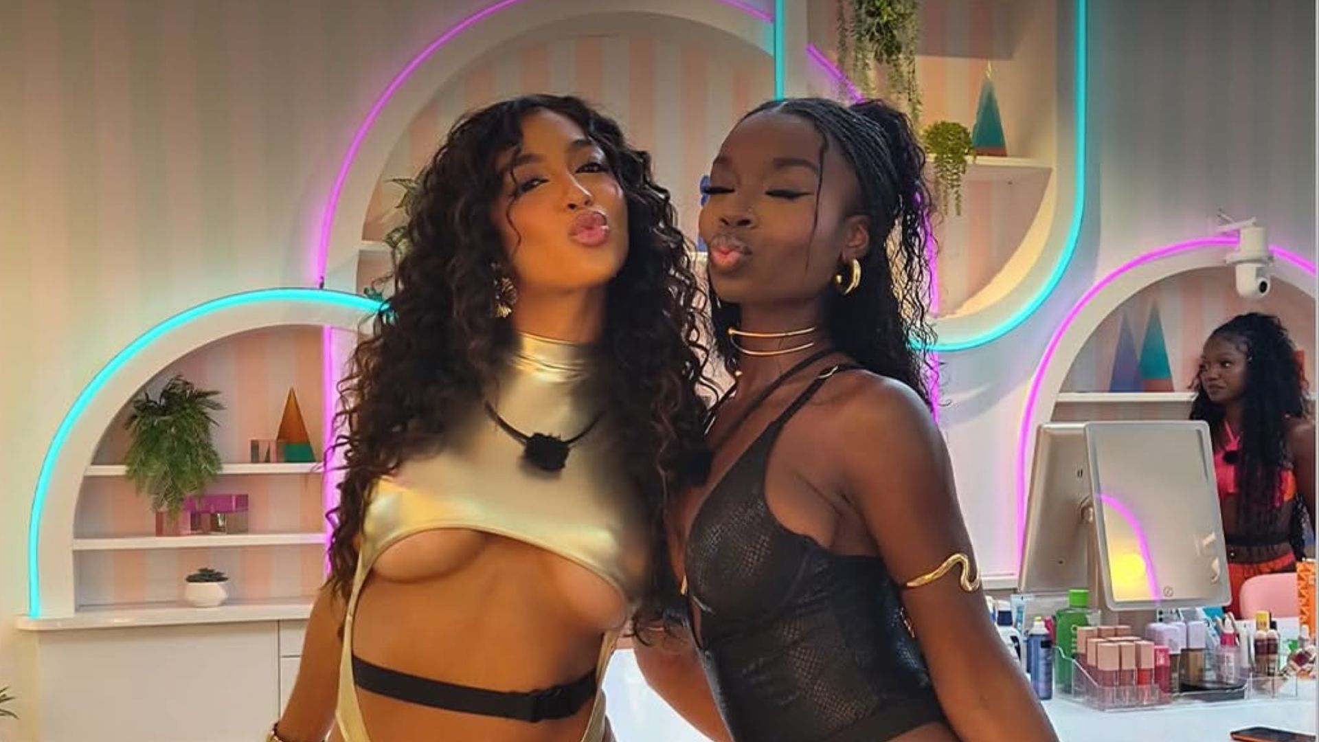Olandria and Cierra on Love Island USA (Image via Instagram/ @cierra.ortega)