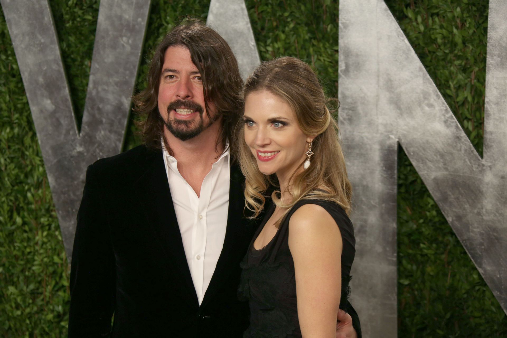 Dave Grohl &amp; Jordyn Blum (Image via Getty)