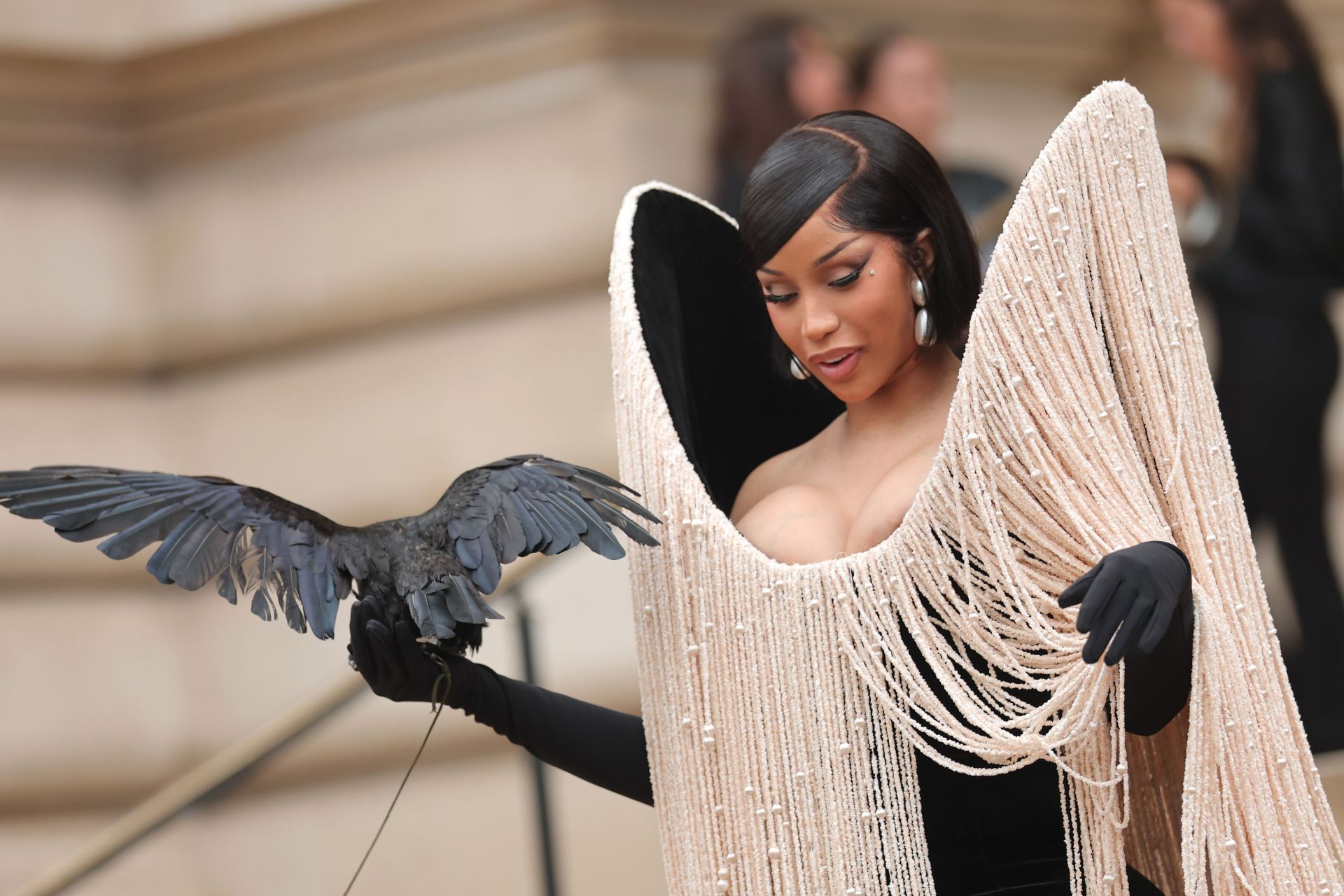 Schiaparelli: Outside Arrivals - Paris Fashion Week - Haute Couture Fall/Winter 2025/2026 - Source: Getty