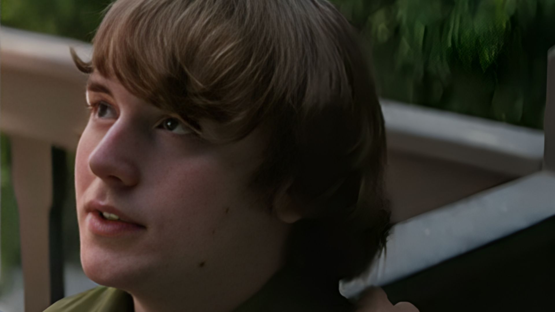 Cooper Hoffman in Licorice Pizza | Image via Amazon MGM Studios