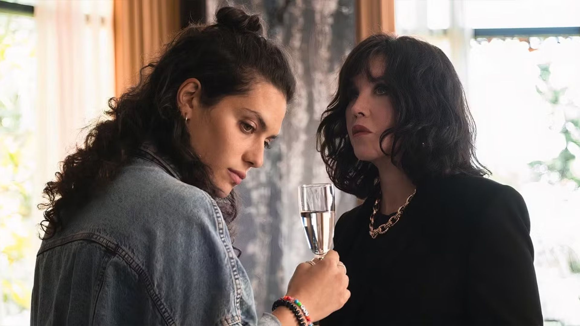 Beatrice and Alba in Under A Dark Sun | Image via Netflix