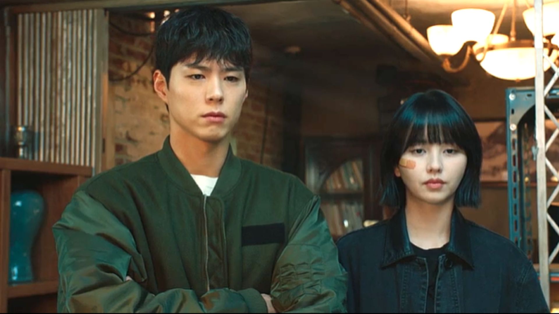 Dong-ju and Han-na fight hitmen (Image via Prime Video)