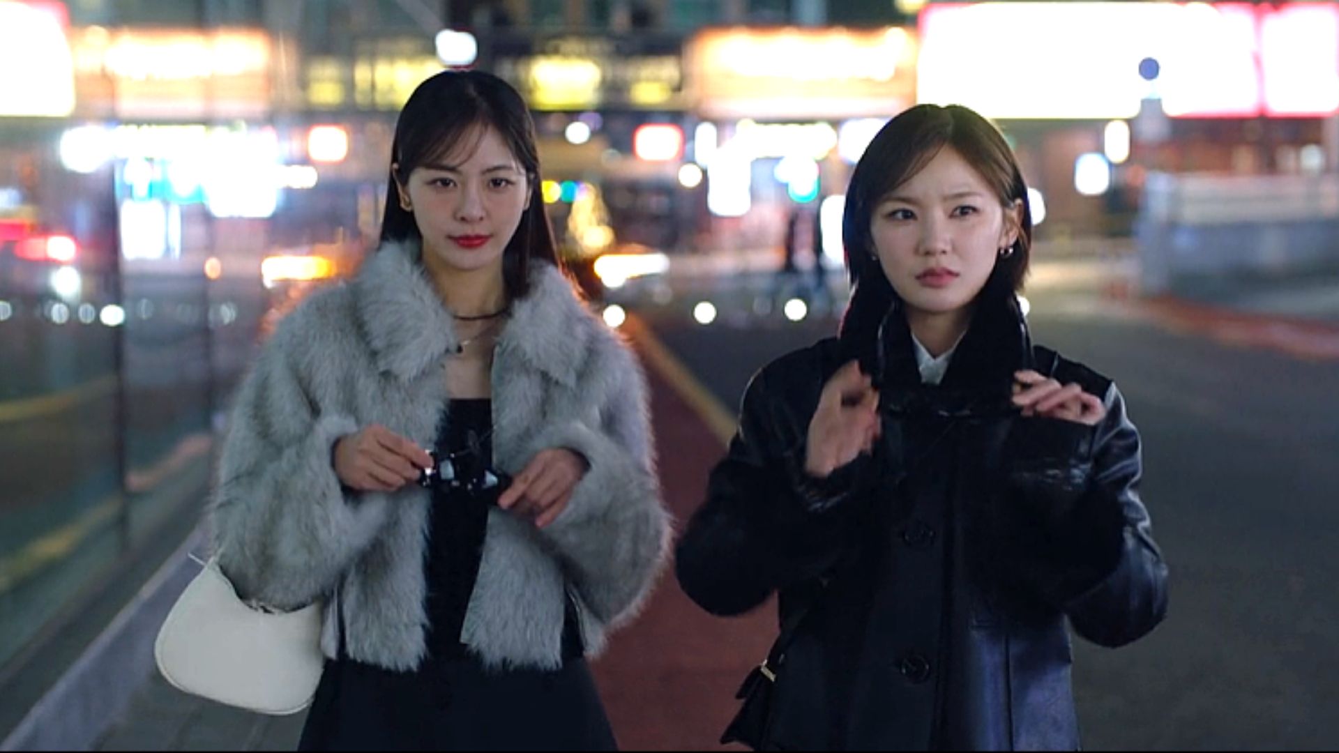 Hye-in goes to the club (Image via Viki)