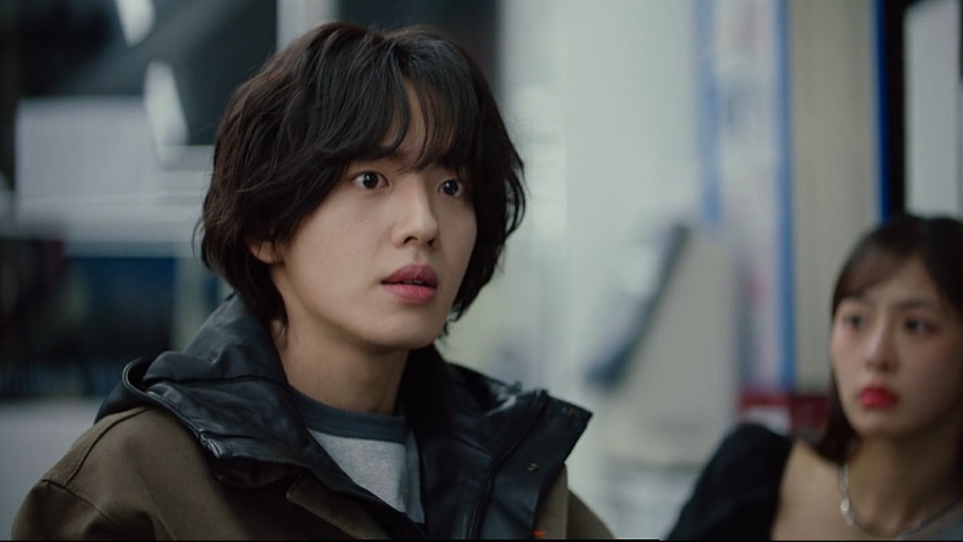 Sa-rang tells the truth to Hye-in (Image via Viki)