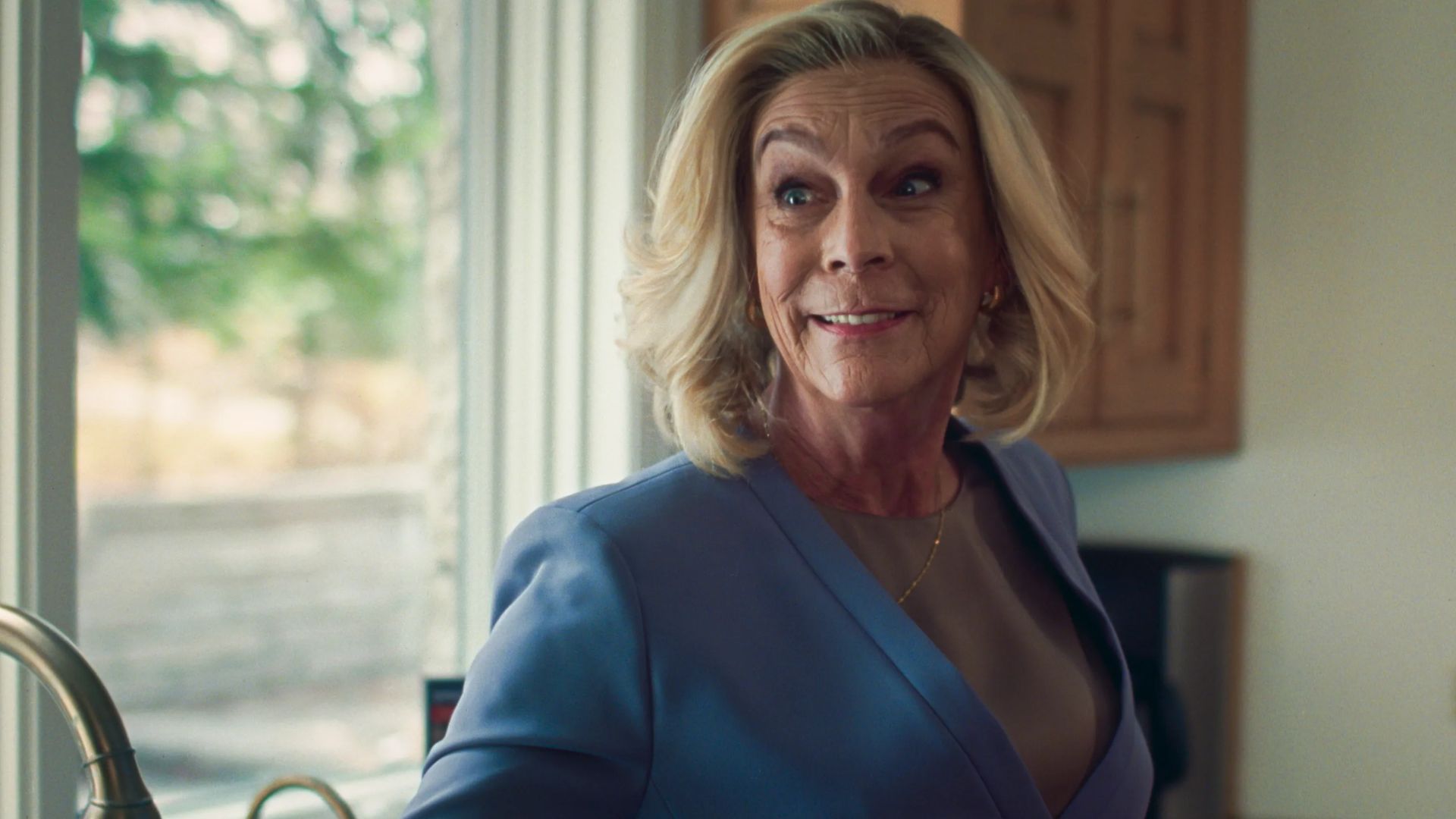 Jamie Lee Curtis as Donna Berzatto in The Bear Season 4 | Image via Hulu