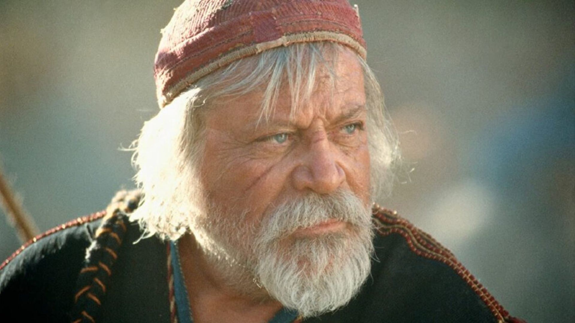 Oliver Reed as Proximo (Image via Prime Video)