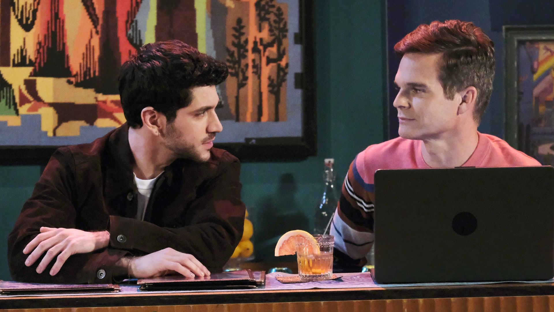 Leo and Javi met at Small Bar on Days of our Lives | Image: JPI