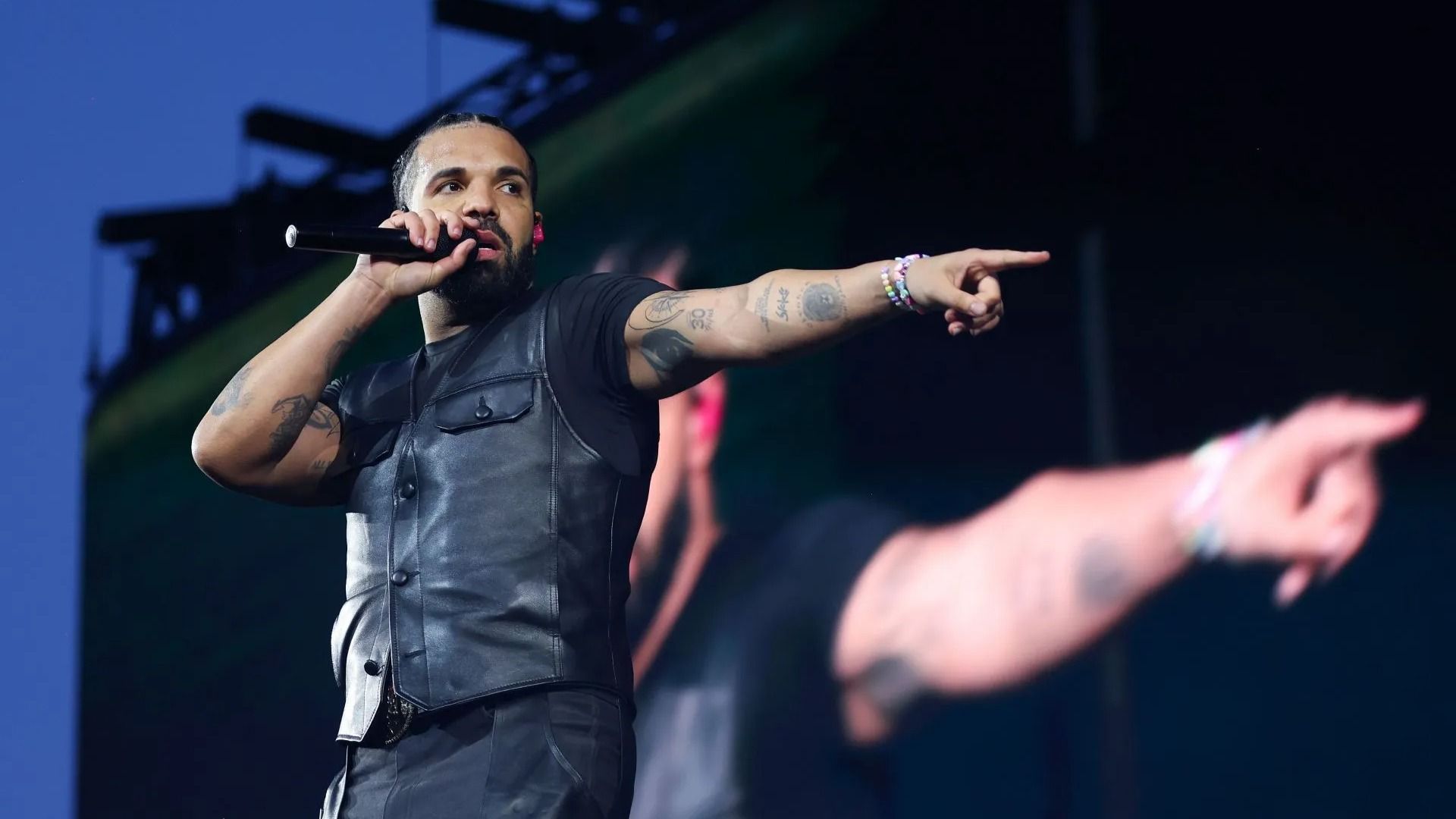 Drake performs live on stage during day two of Wireless Festival 2025 - Source: Getty