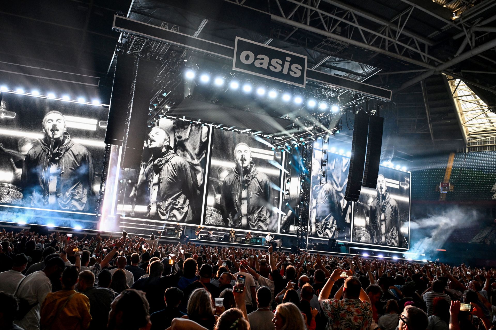 Oasis Live 