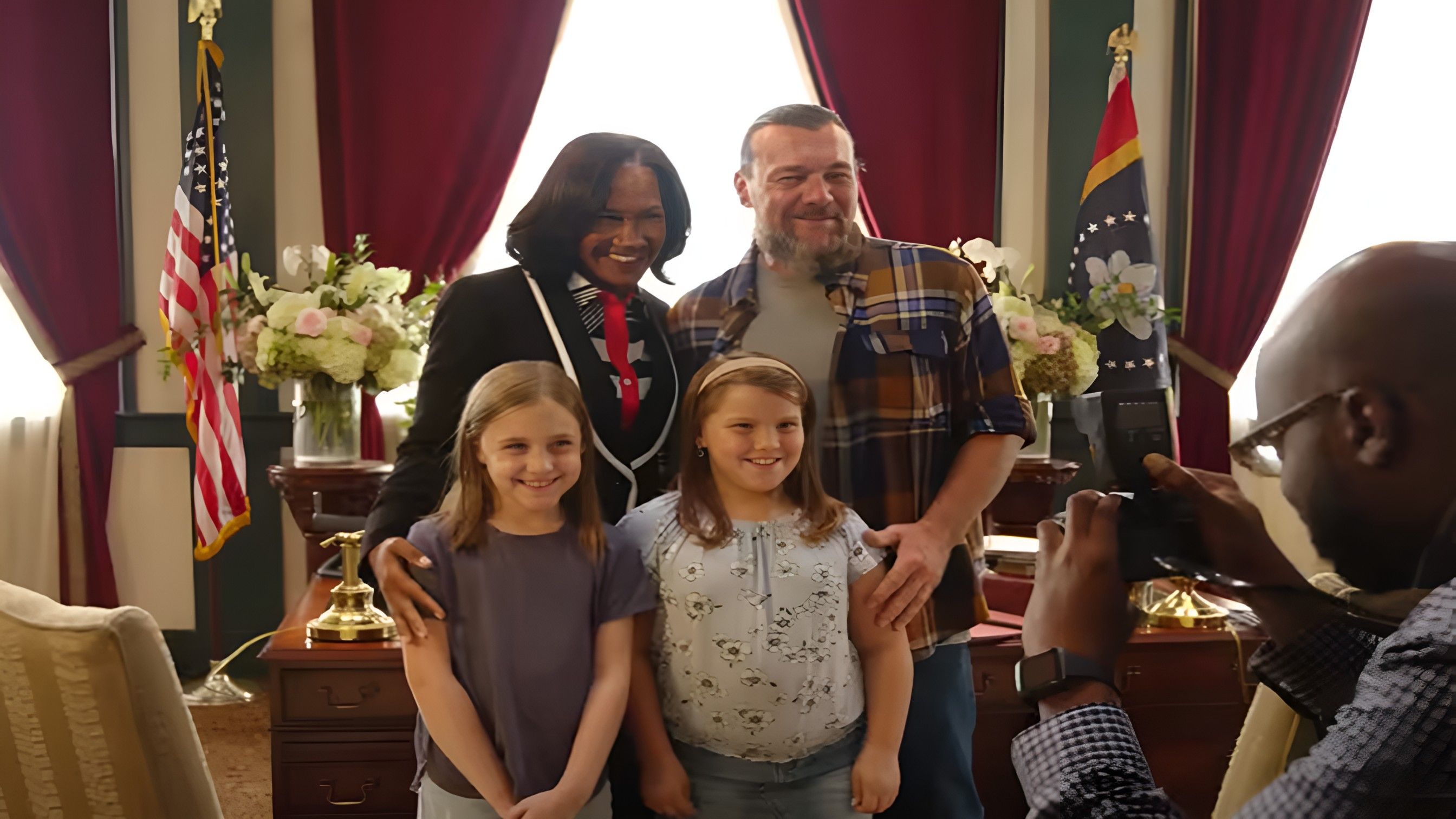 Miss Governor ( Image via YouTube / Netflix )