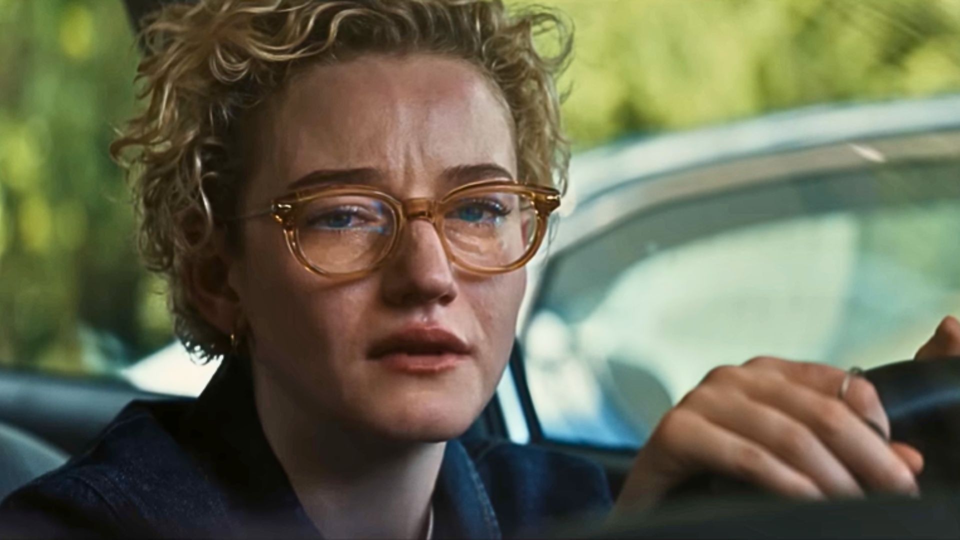 Julia Garner as Justine Gandy in Weapons (Image via New Line Cinema/ Warner Bros.)