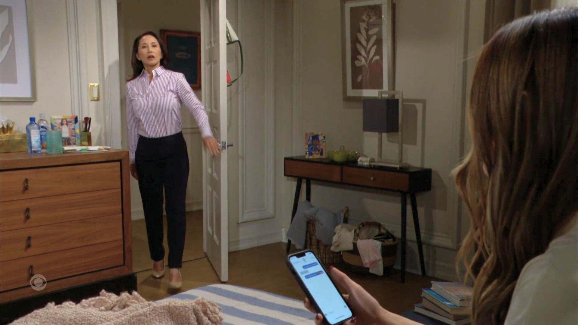 On The Bold and the Beautiful, Li catches Luna with a phone but doesn