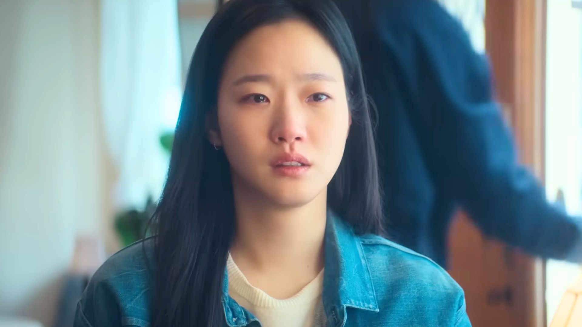 Kim Go-eun in You and Everything Else | Image via YouTube/Netflix