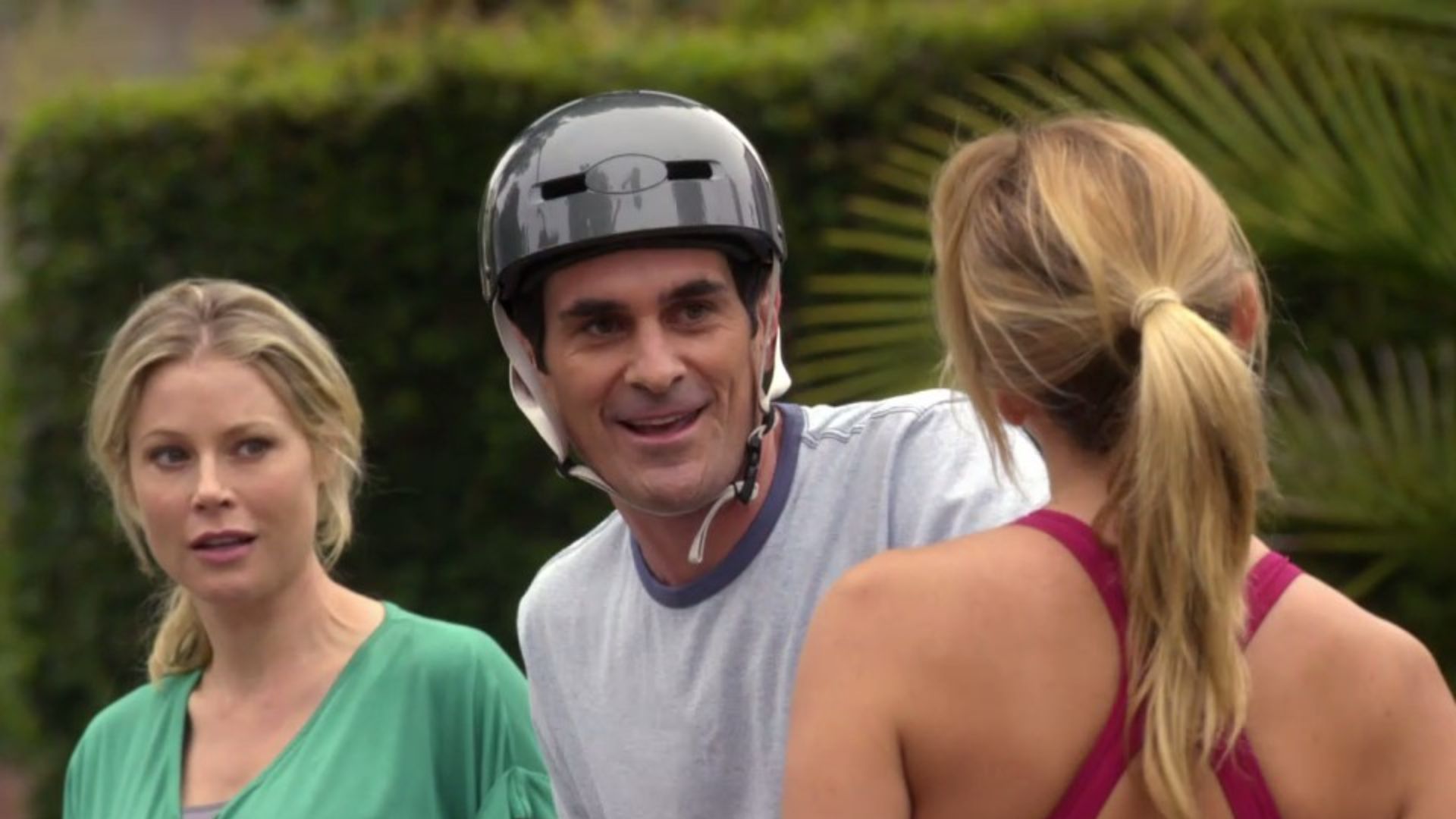 Modern Family (Image Source: Hulu)