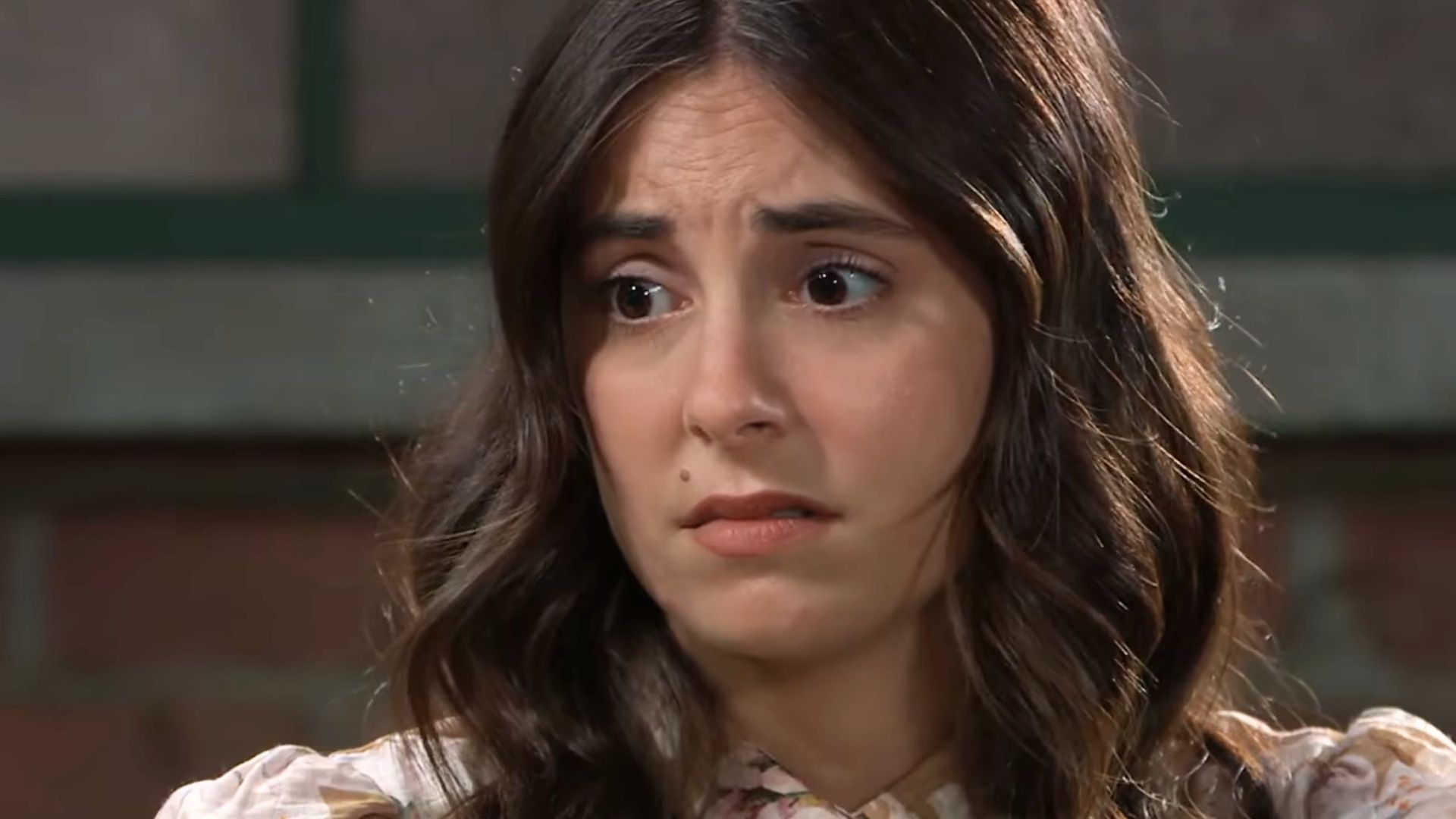 Is Molly about to get an eyeful? | Image: ABC