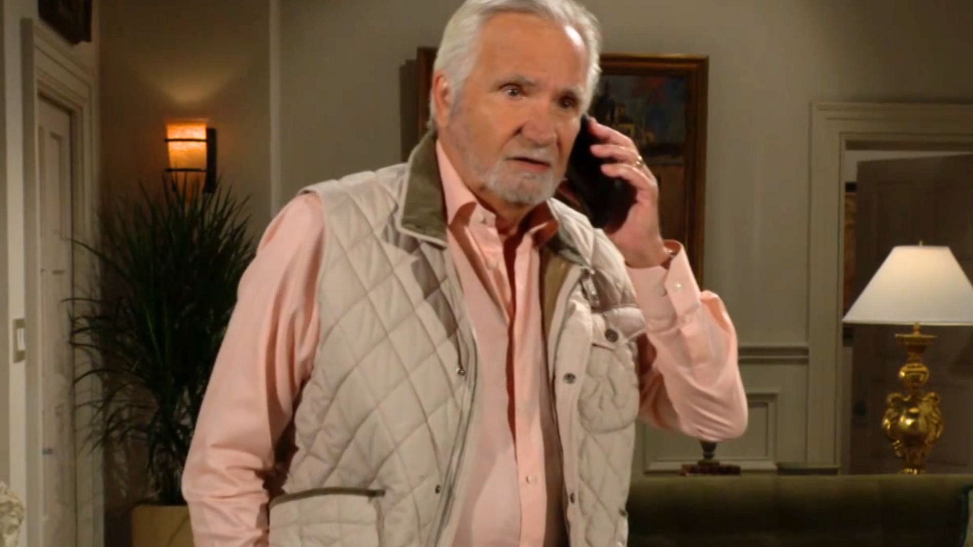 Someone please explain Eric&#039;s ski vest on The Bold and the Beautiful | Image: CBS