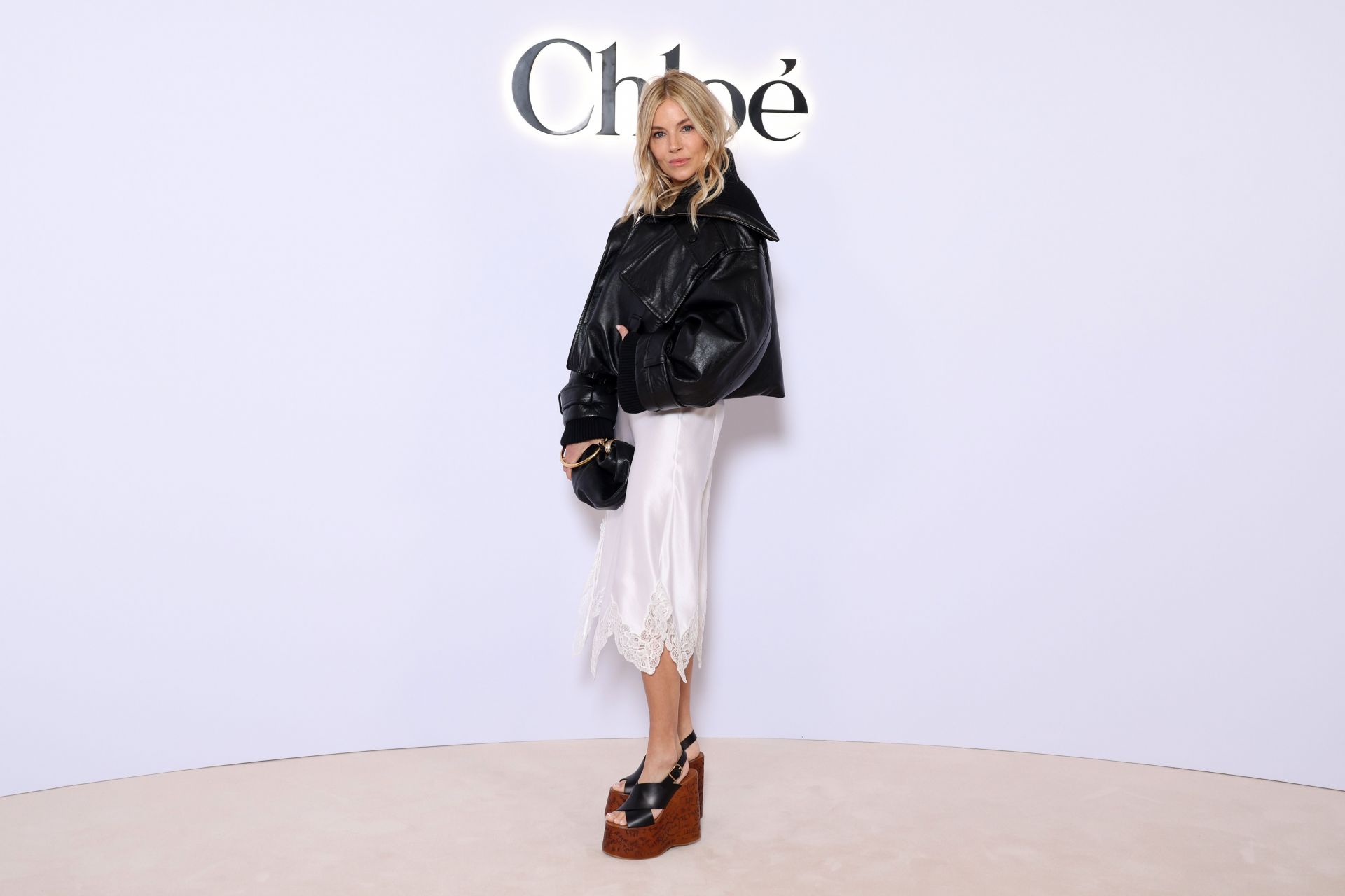 Chlo&eacute; : Photocall - Paris Fashion Week - Womenswear Fall/Winter 2024-2025 - Source: Getty