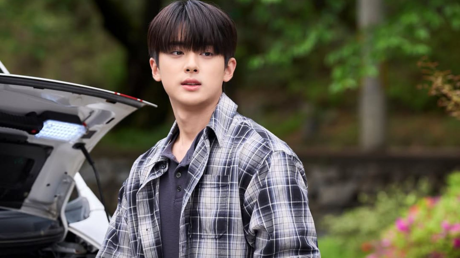 Bo-hyeon met Hyo-ri (Image via Instagram @tvn_drama)