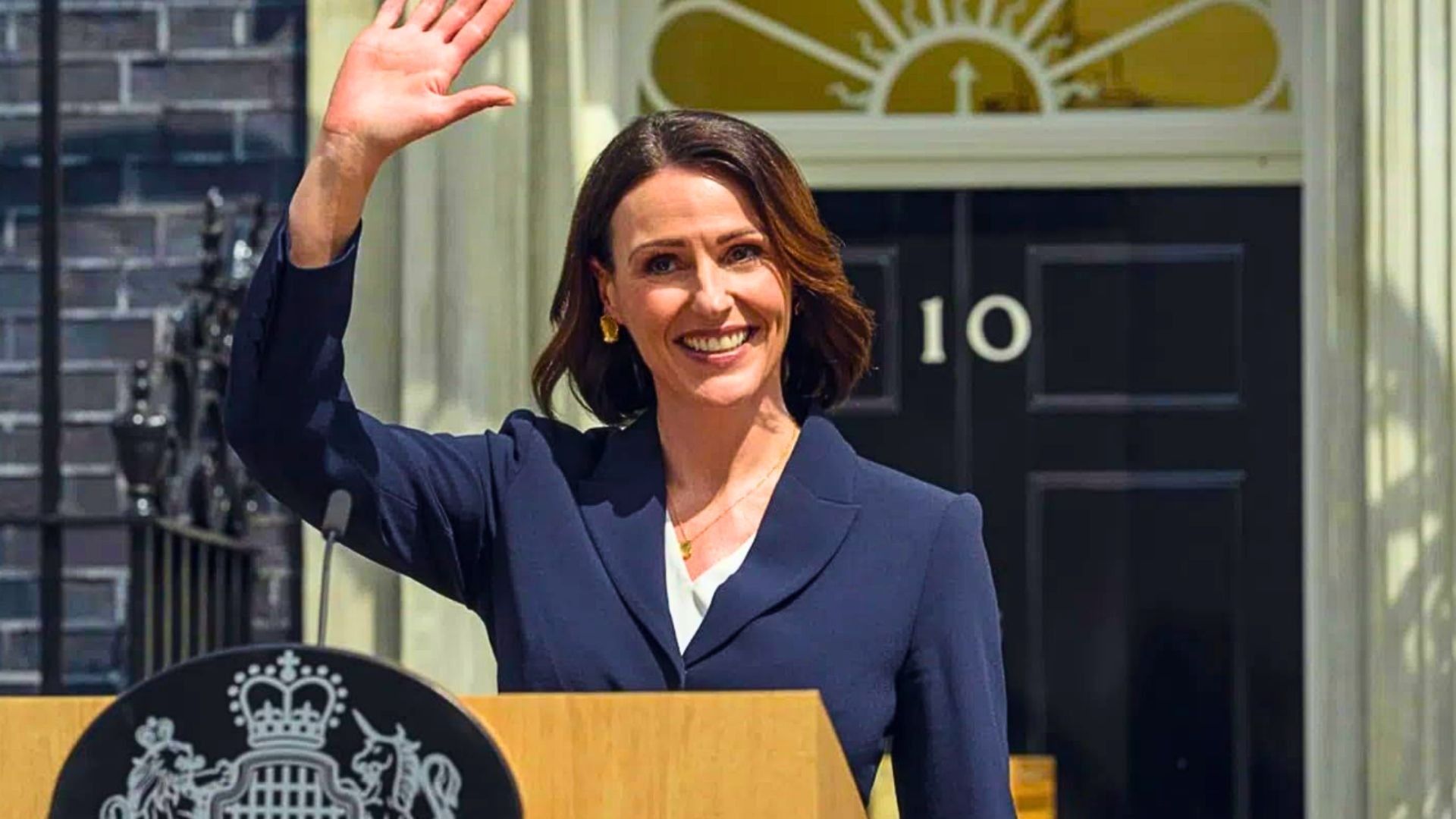 Suranne Jones in Hostage (Image via Netflix)