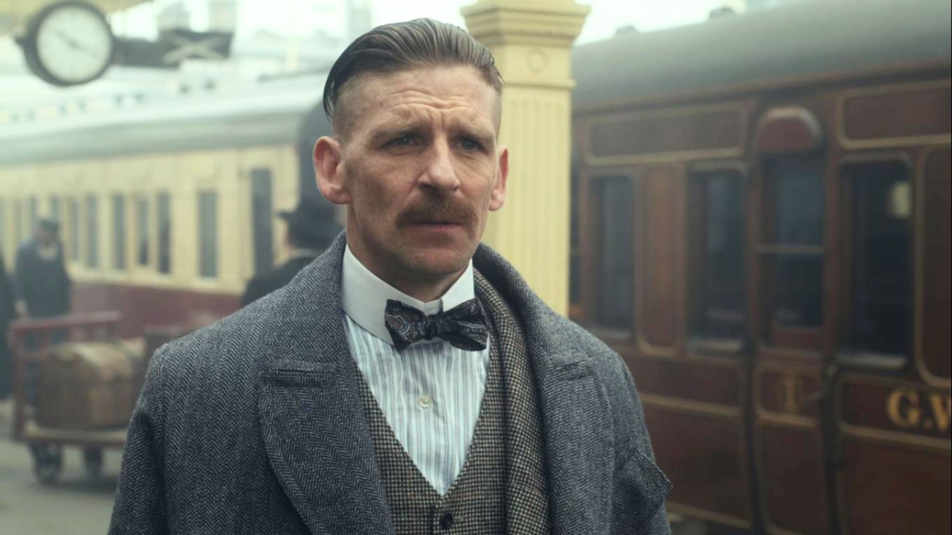 Arthur Shelby in Season 1 of Peaky Blinders | Image via Netflix