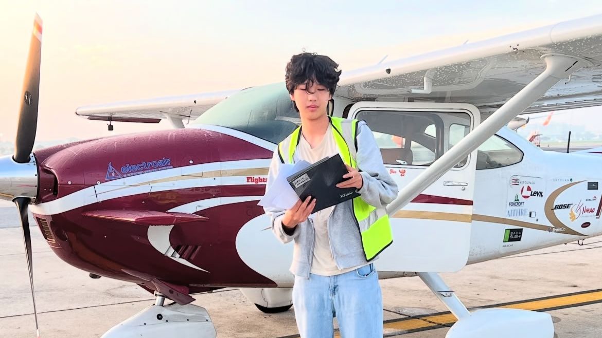 Ethan Guo is stranded in Antarctica for two months - via @ethanguo.rtw Instagram page