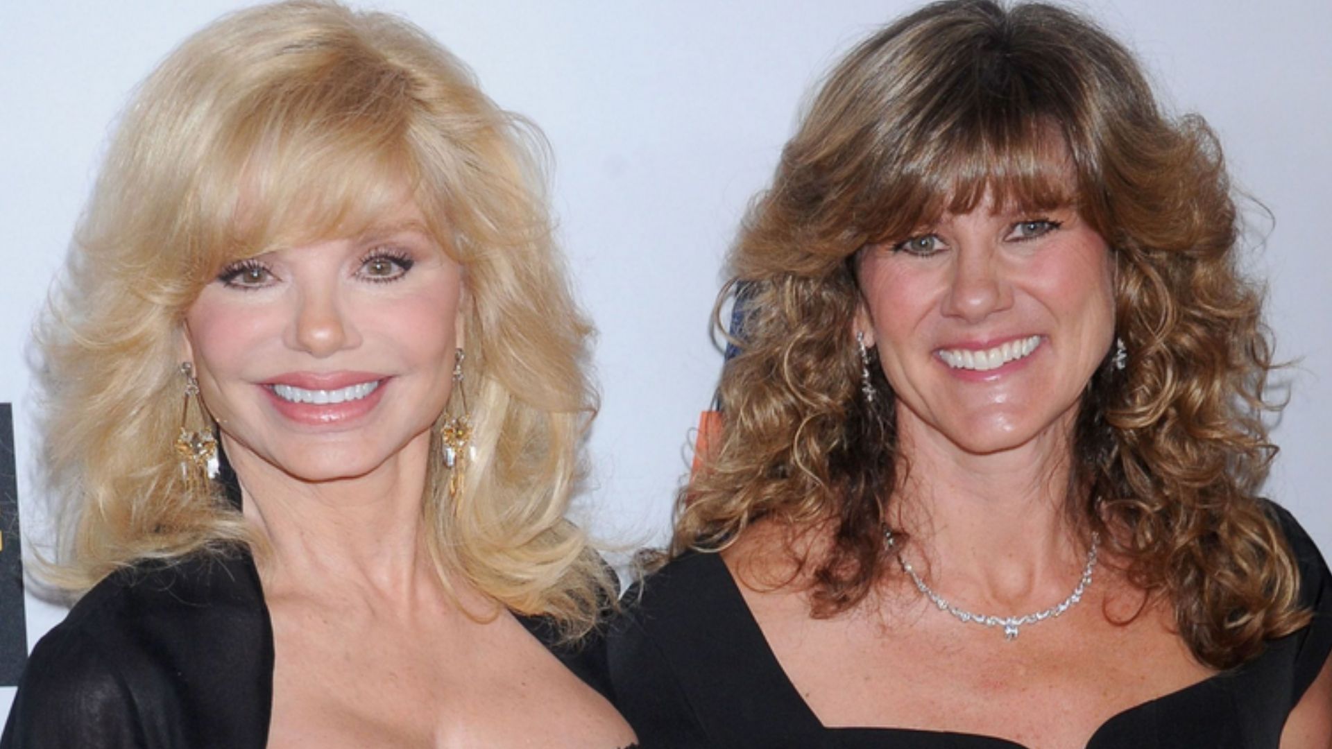 Loni Anderson and Deidra Hoffman at 21st Annual Race To Erase MS Gala - Arrivals (Source: Getty)