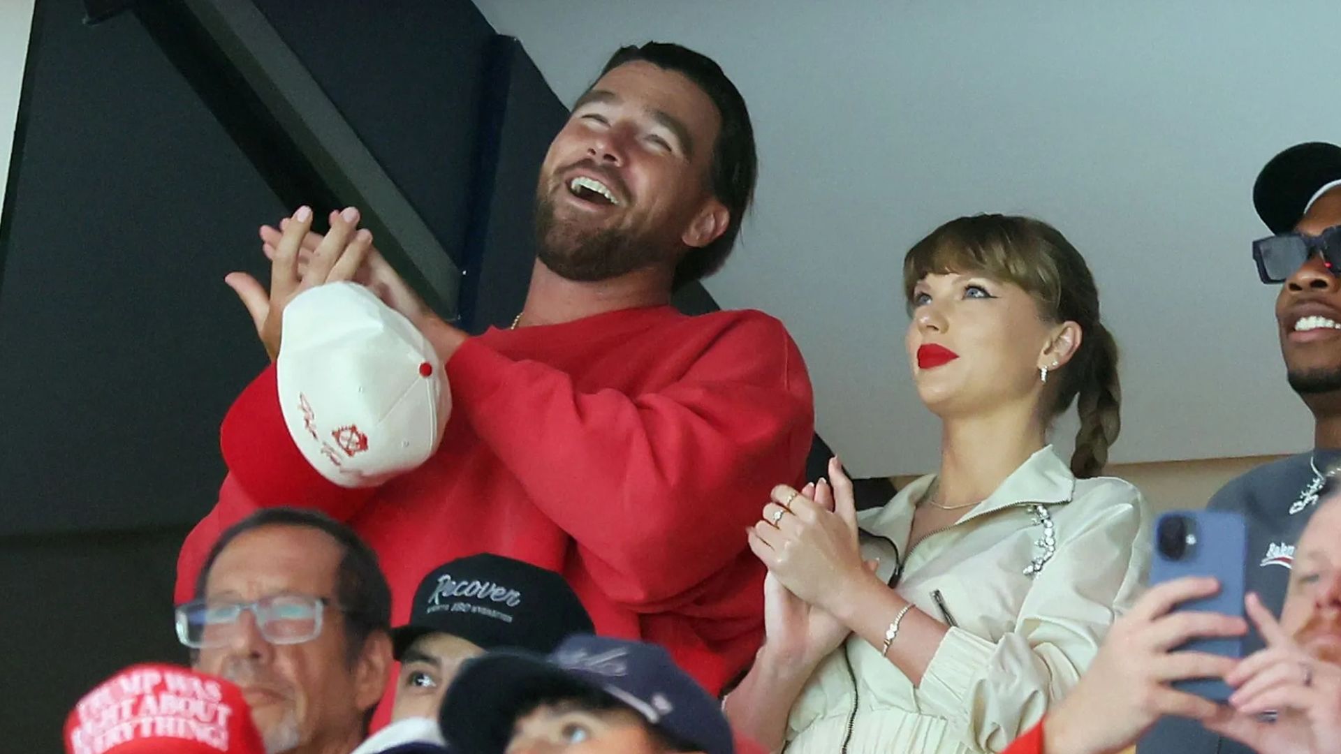  Travis Kelce and Taylor Swift 