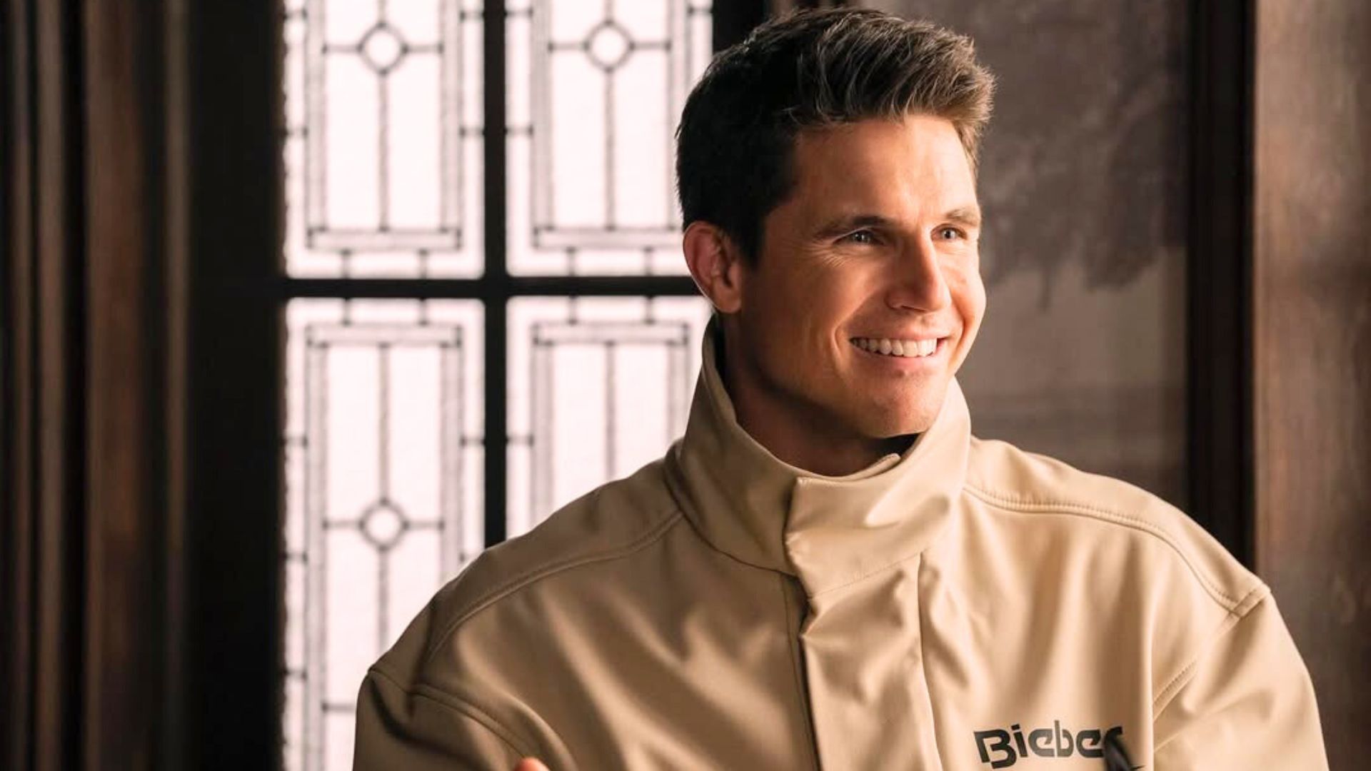 Robbie Amell in Upload | Image via Instagram: uploadonprime