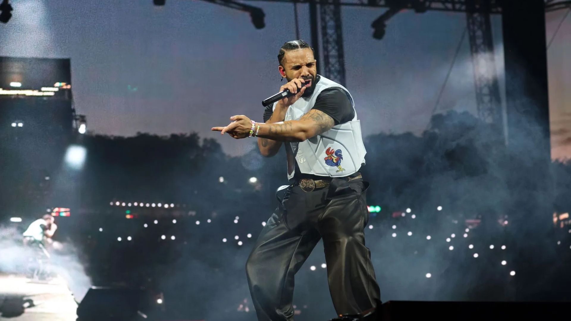 Drake (Getty via Soap Central CMS- Resized on Canva)