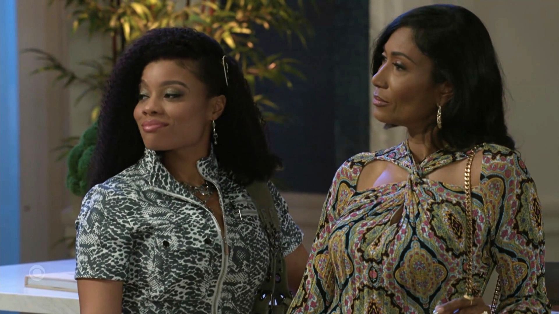 Beyond the Gates: Eva and Leslie enjoying the privileges of membership | Image: CBS