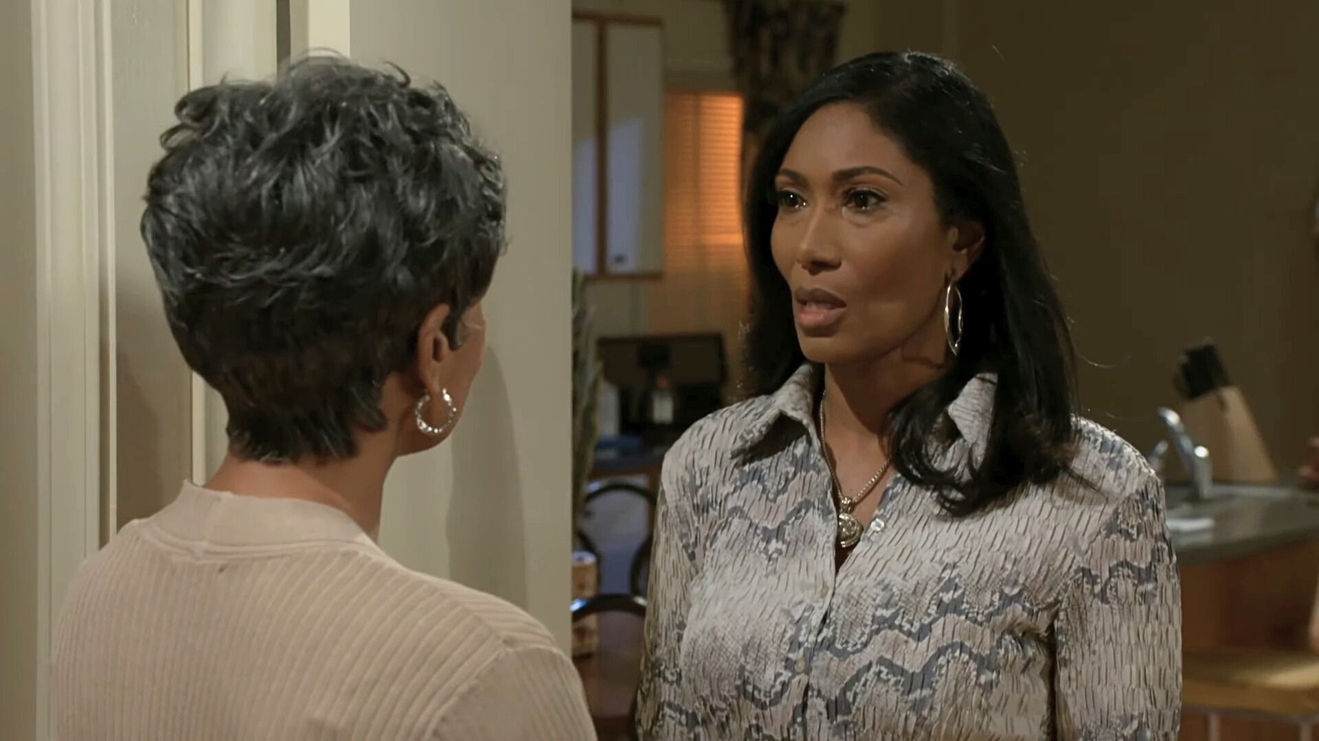Beyond the Gates:  A blast from Leslies past | Image: CBS