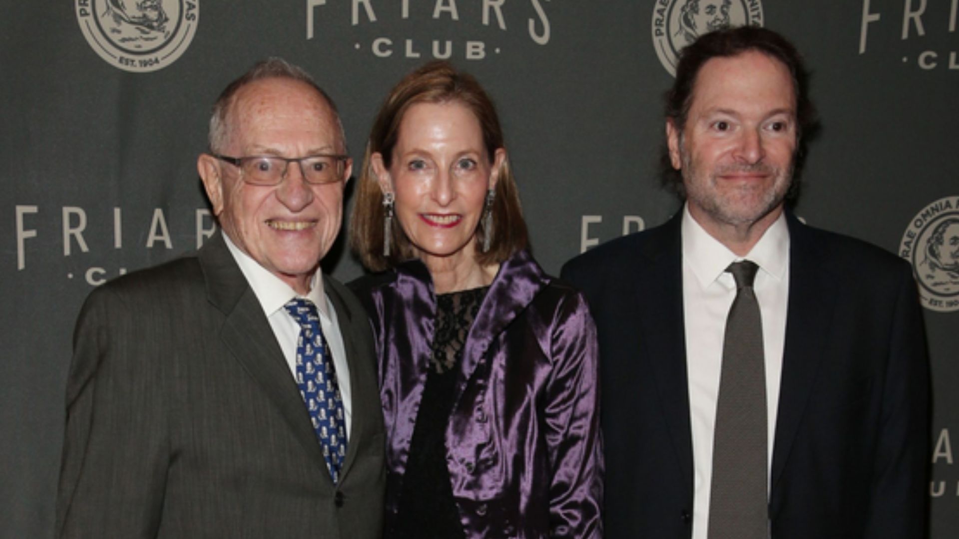 Elon Dershowitz with Alan Dershowitz and Carolyn Dershowitz (Image via Getty)