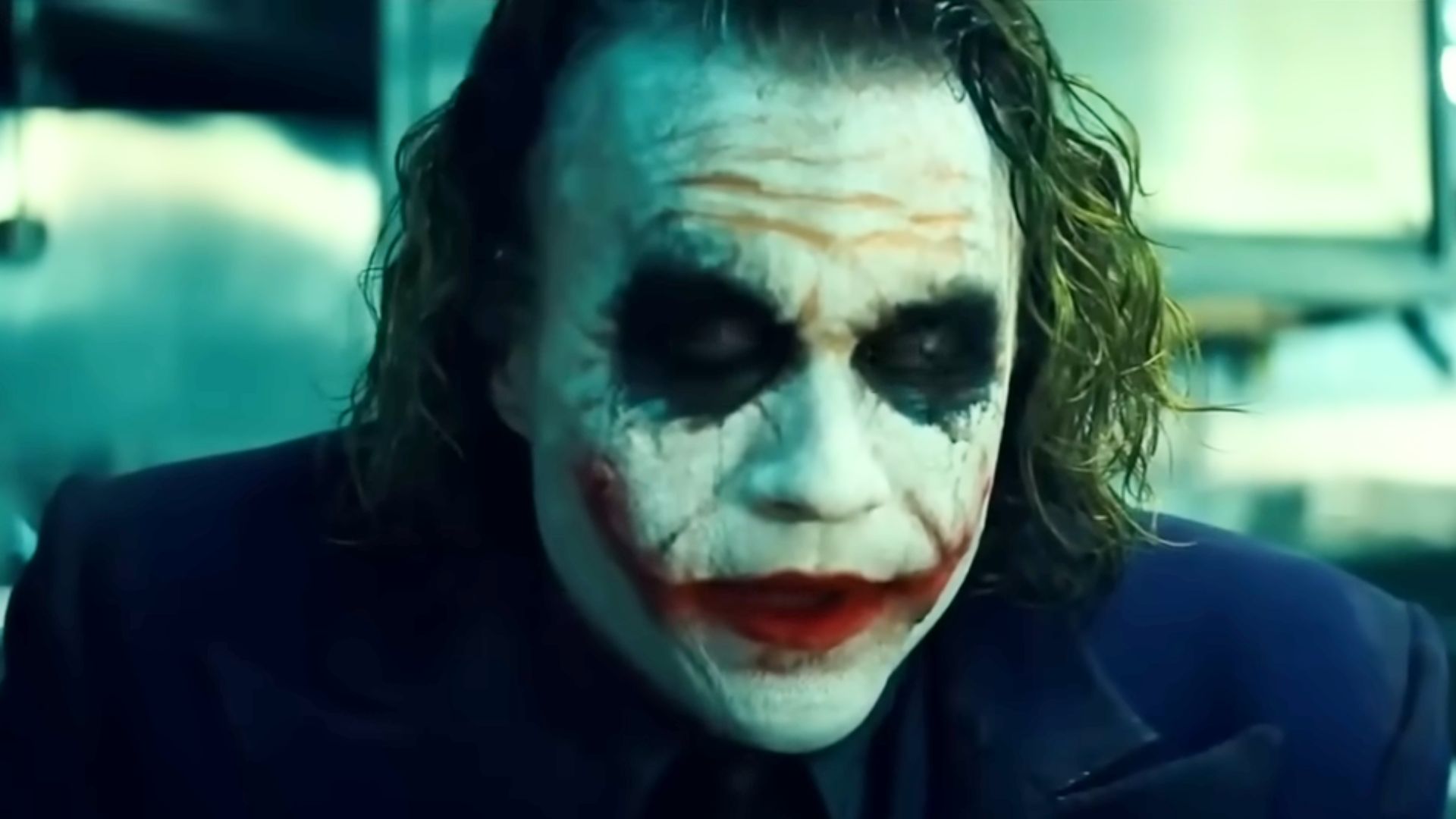Heath Ledger in The Dark Knight | Image via Warner Bros. Pictures