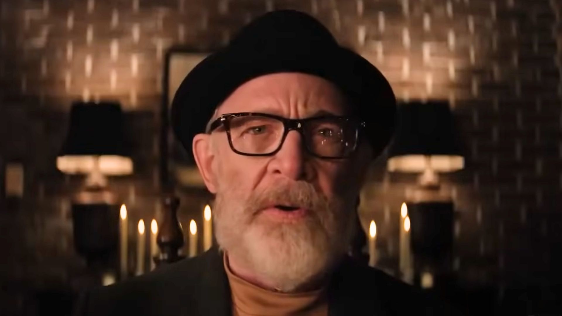 J.K. Simmons in Die Hart | Image via The Roku Channel 