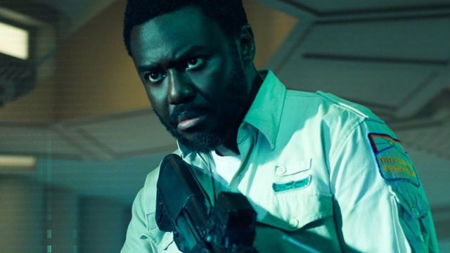 What stopped the Xenomorph from killing Morrow in Alien: Earth Episode ...