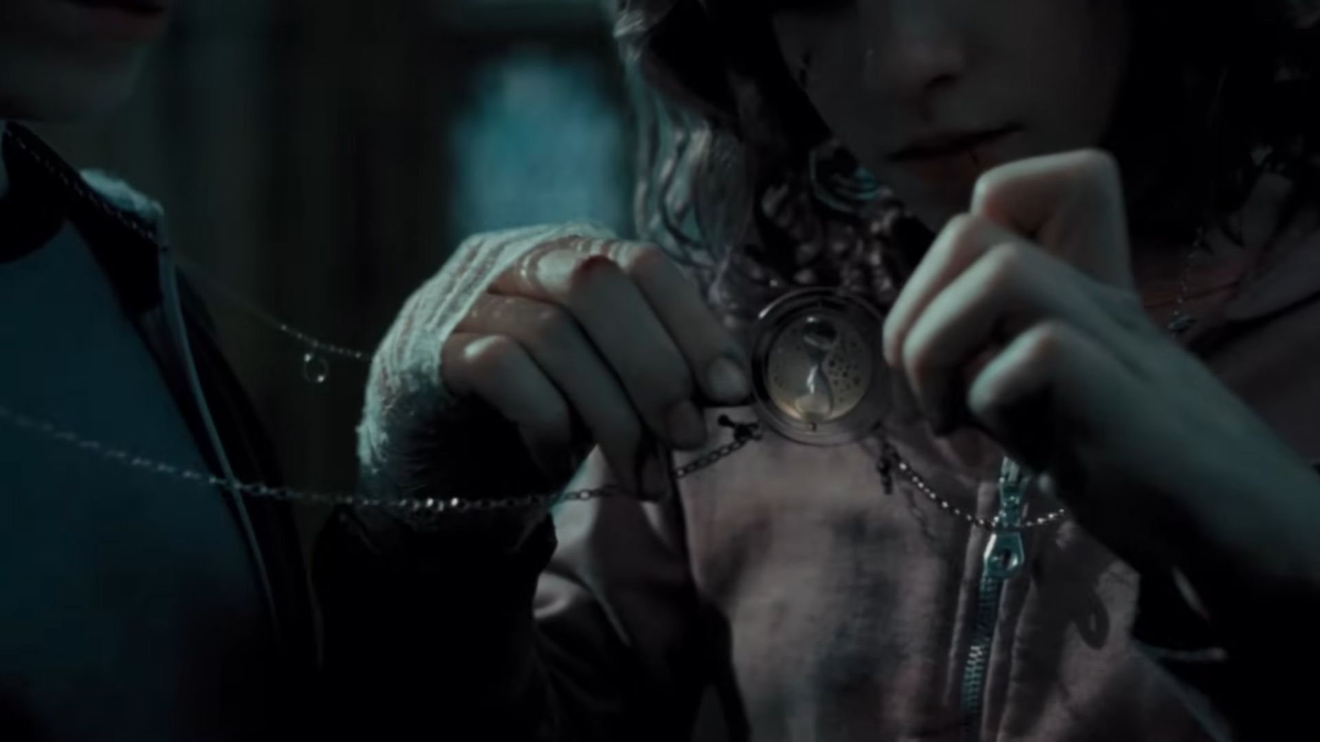 The Trime Turner as seen in Harry Potter and the Prisoner of Azkaban | Image Via: Harry Potter
