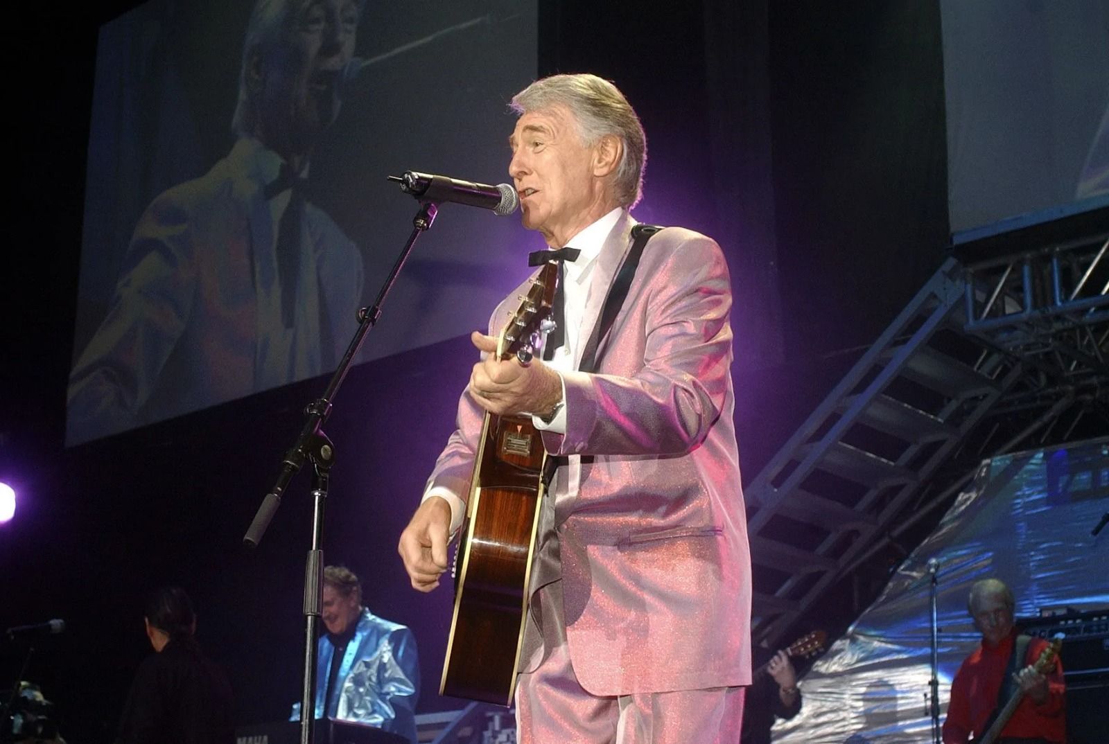 Australian rock singer, Col Joye, dies at 89 (Image via Getty)