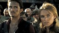 Orlando Bloom and Keira Knightley in Pirates of the Caribbean (Image via Walt Disney Pictures)