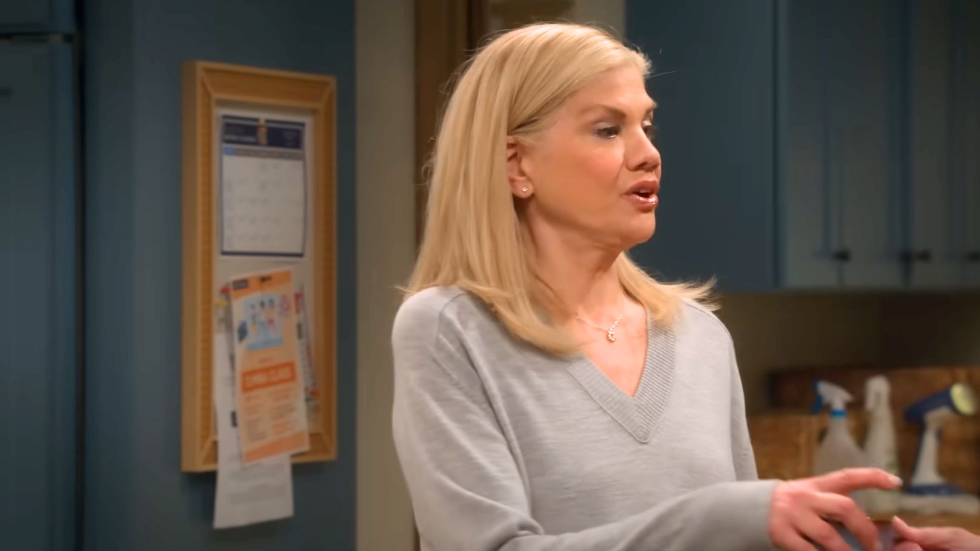 Kristen Johnston in Leanne | Image via YouTube/Netflix