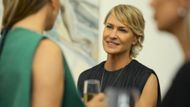 Robin Wright as Laura in The Girlfriend | Image via Prime Video