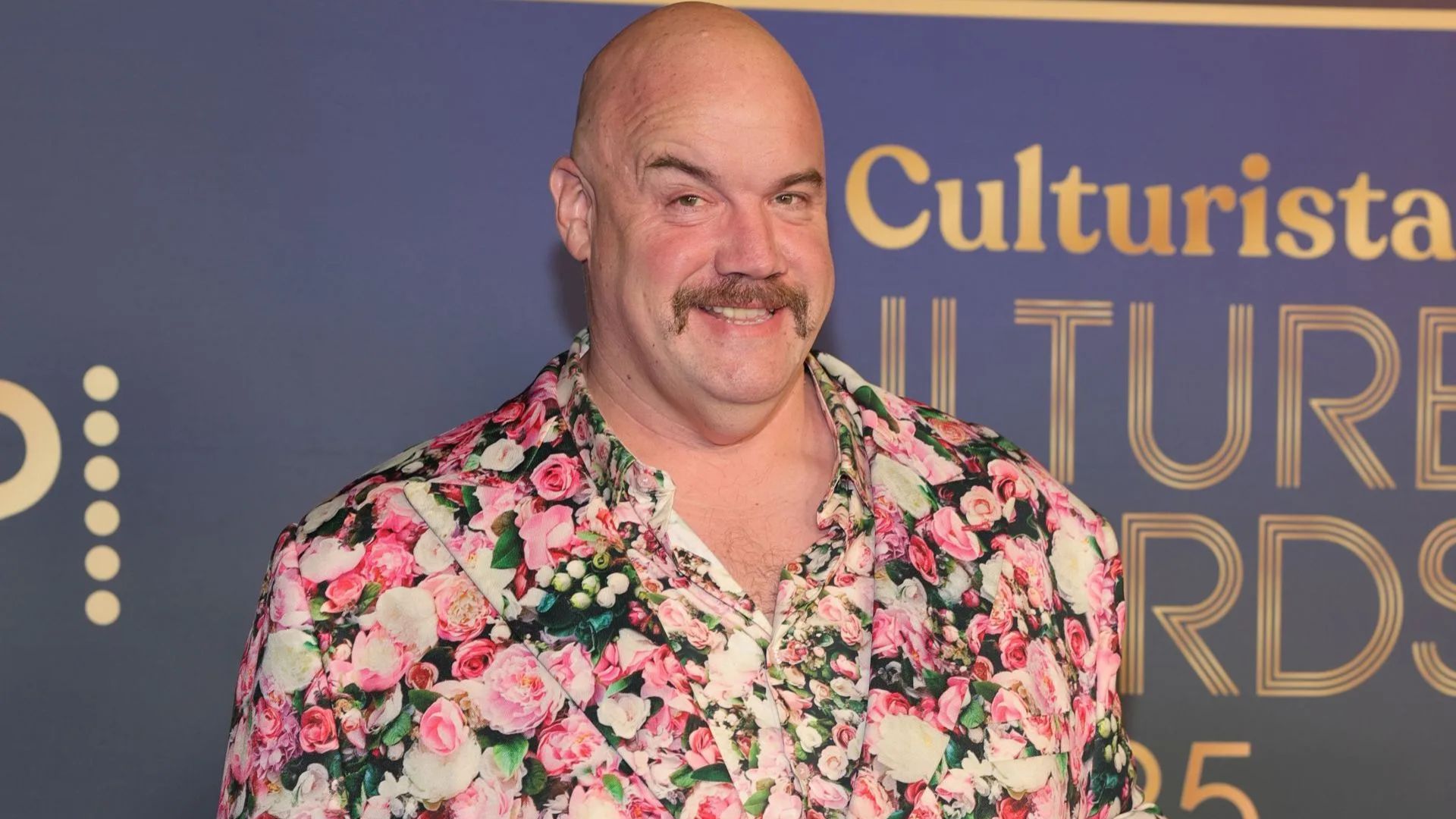 Guy Branum threatens to sue Delta passenger after being hit (Getty via Soap Central CMS - Resized on Canva)