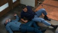 Jason takes down his assailant at the Five Poppies Resort on General Hospital | Image: ABC