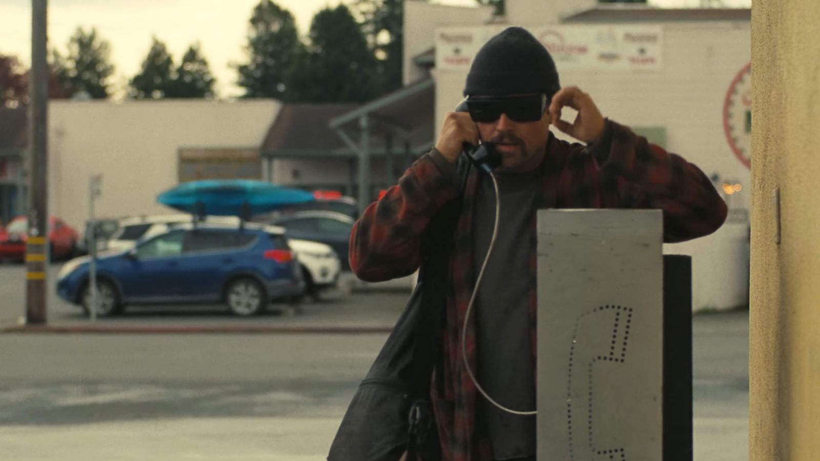 Still from One Battle after Another (Image via YouTube @/Warner Bros.)