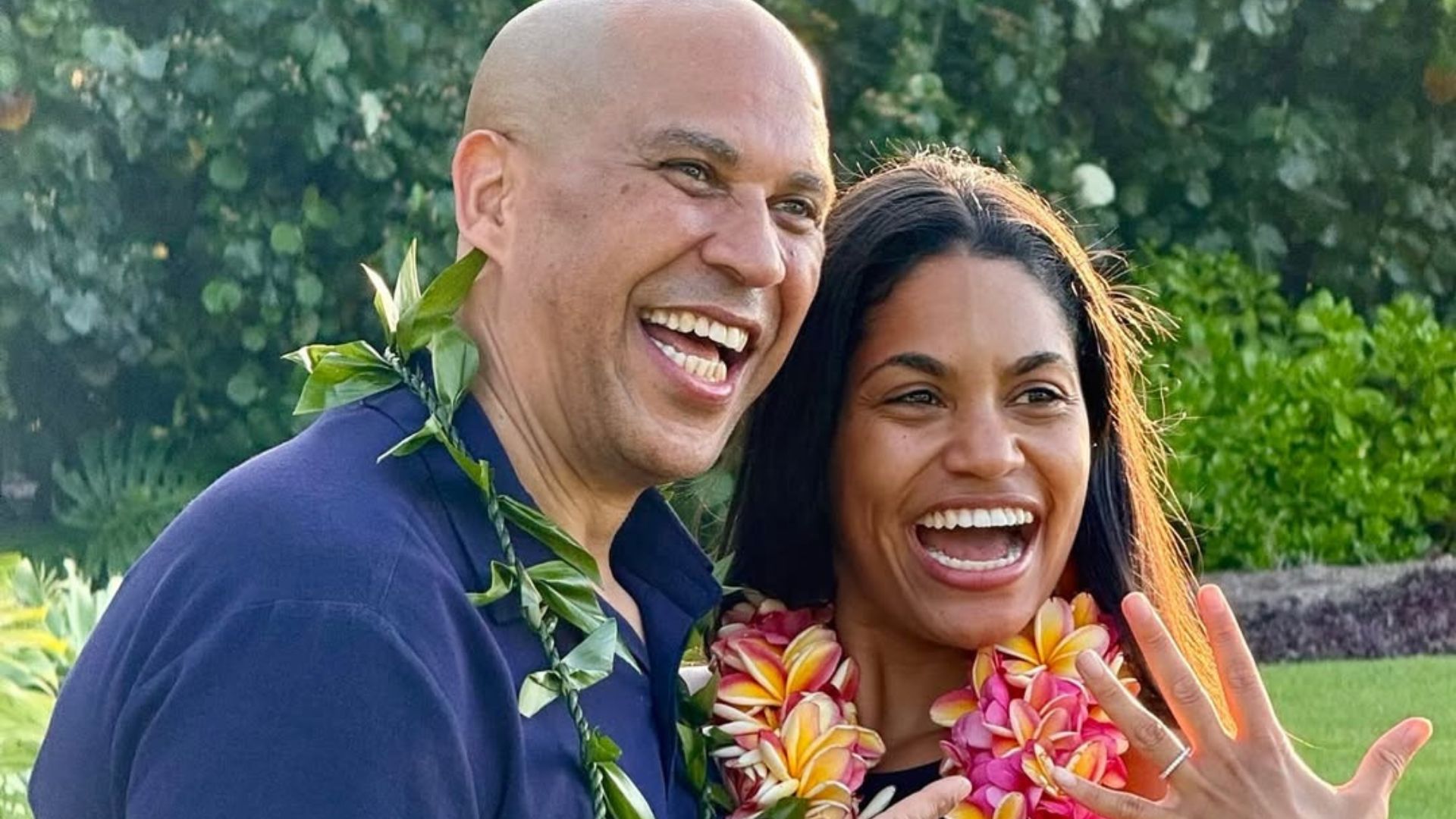 Cory Booker and Alexis Lewis (Image via Instagram/corybooker)