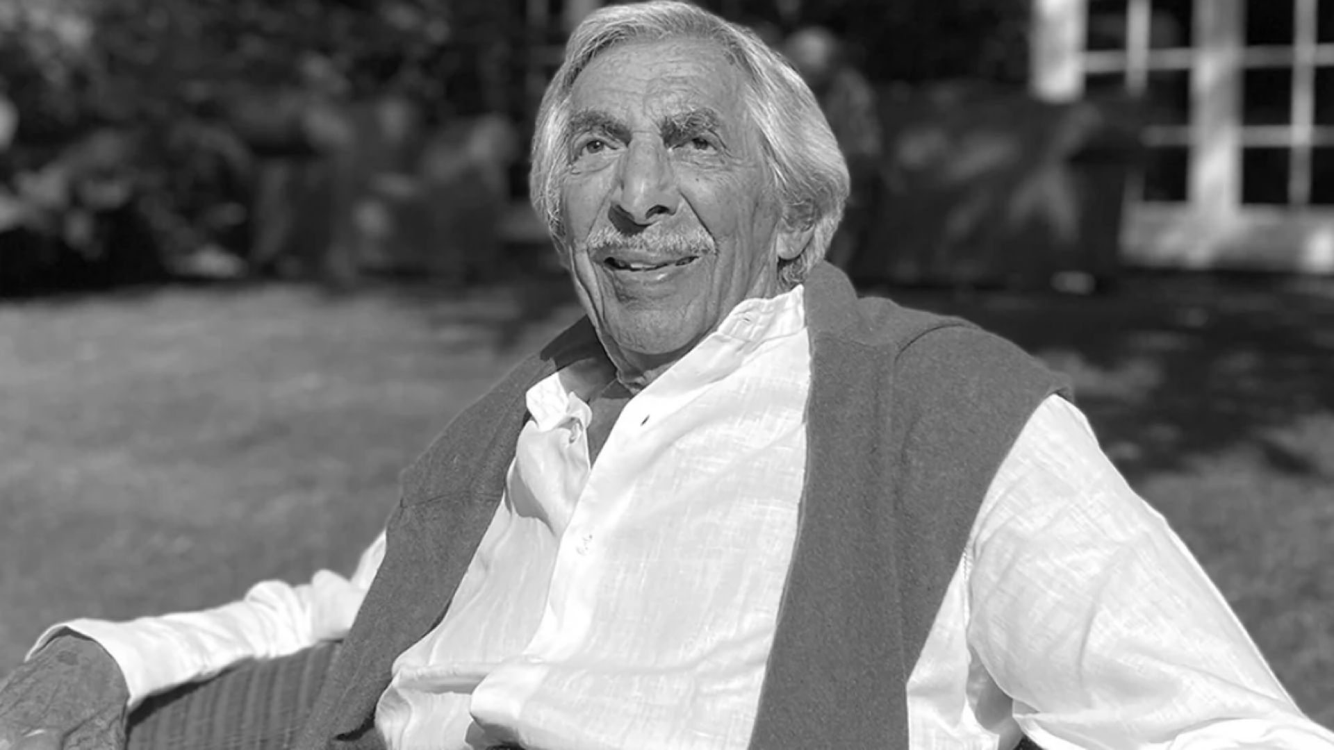 Founder of Luxury pajamas brand passes away (Image via Derek Rose)