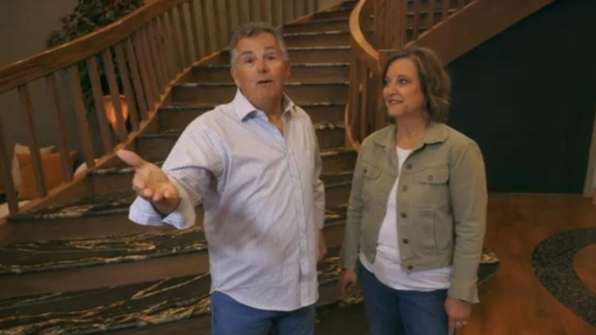 Bill Putman and Neenee Putman in a video from their YouTube channel, &quot;Growing Up Putman.&quot; (Via/YouTube/GrowingUpPutman)