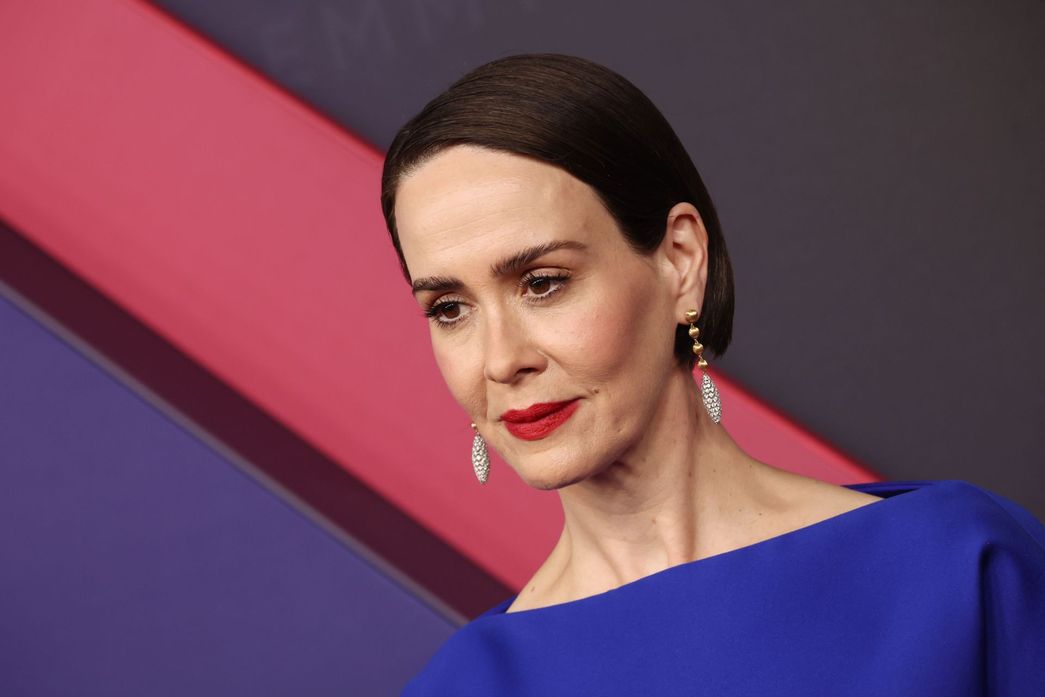 What role did Sarah Paulson play in Katherine LaNasa's 2025 Emmy Awards