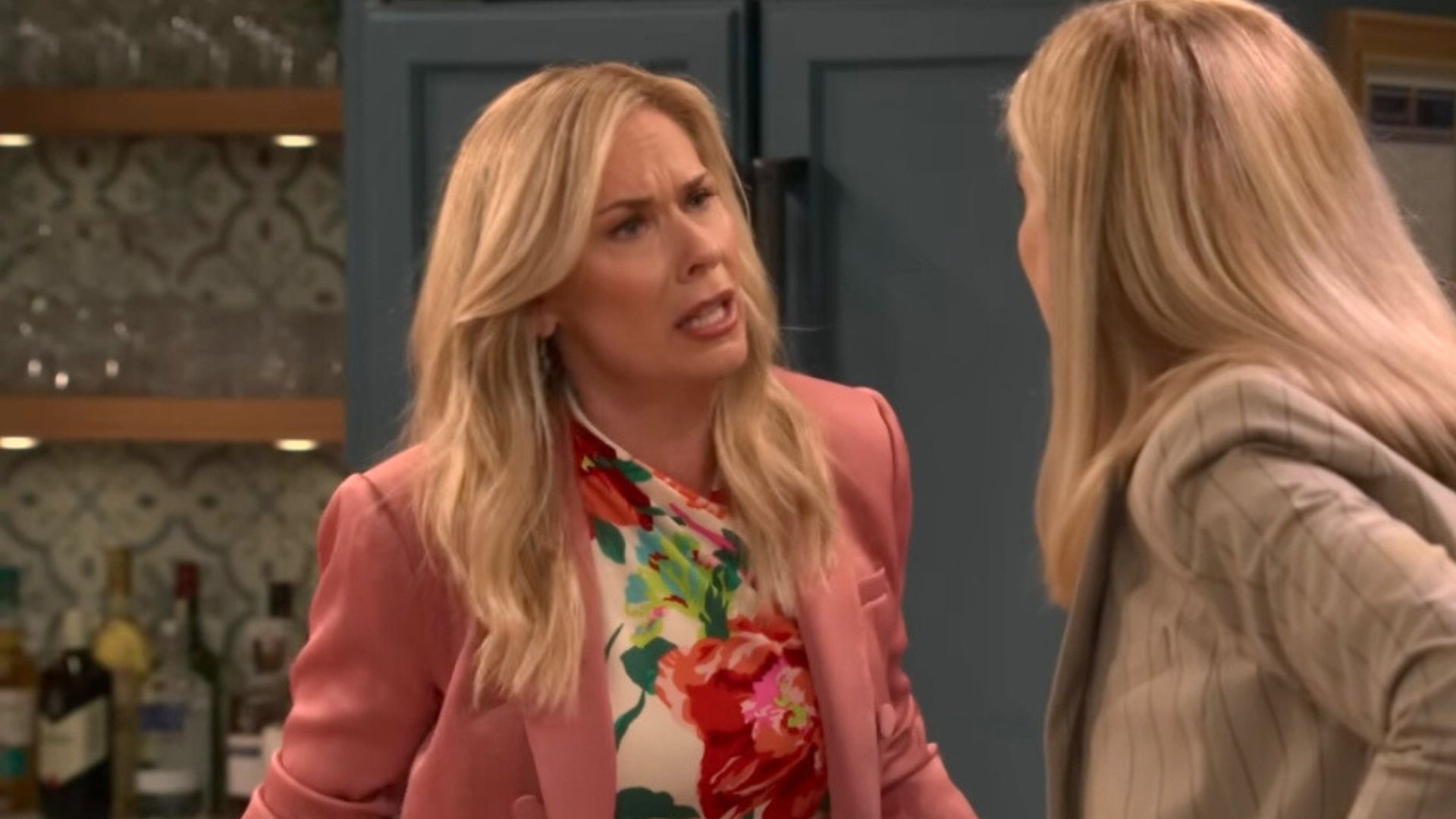 Leanne | Image via: Warner Bros. Television 