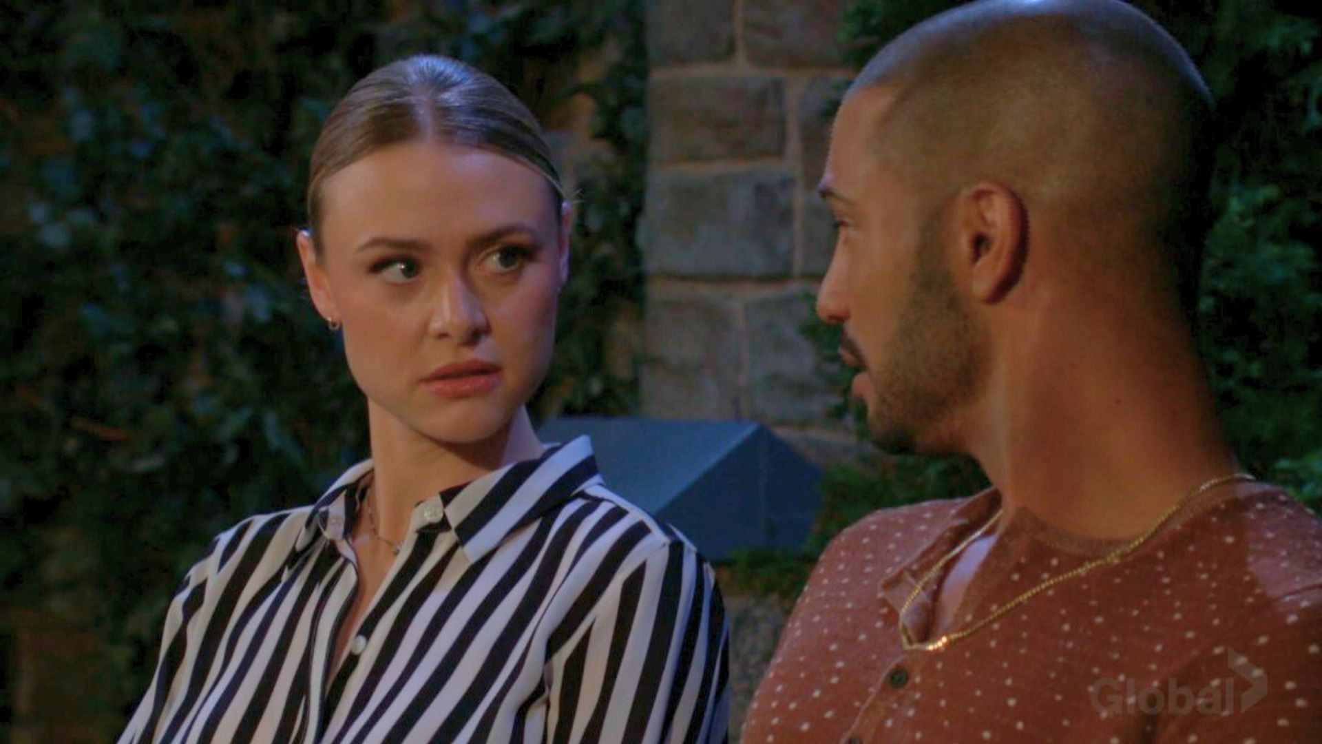 Y&R's Claire and Holden in the park
