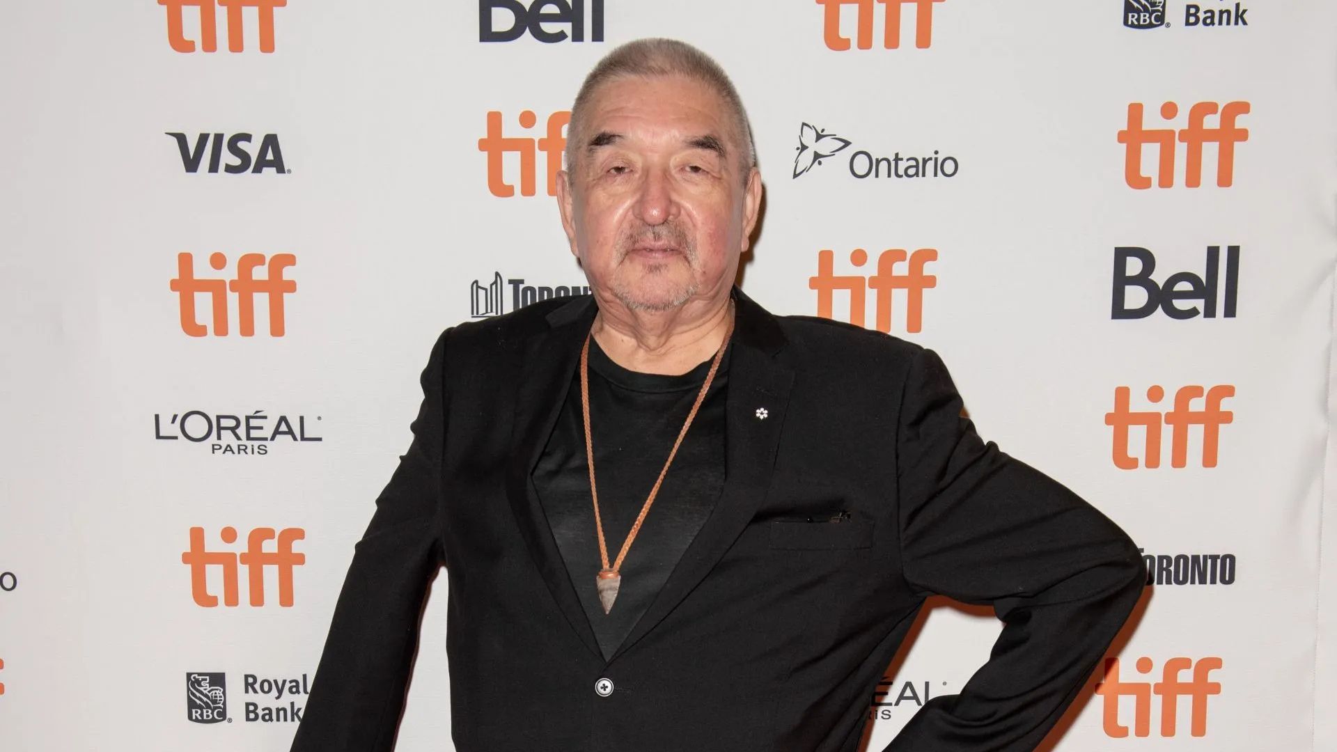 Actor Graham Greene dies at 73. (Image via Getty)